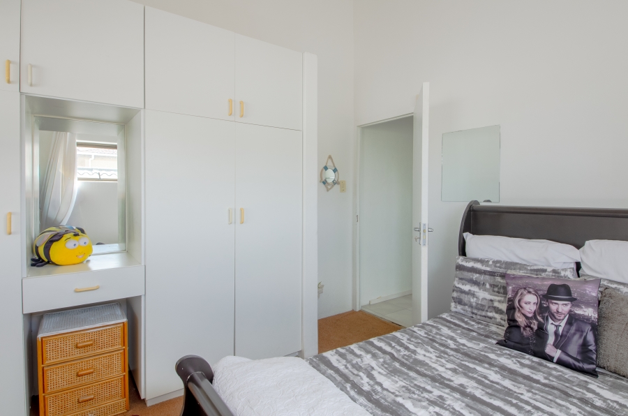 5 Bedroom Property for Sale in Heuningkloof Western Cape